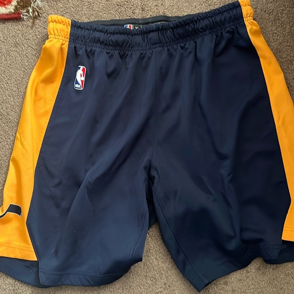 Men’s Xl Nike Utah Jazz basketball shorts in excellent condition. - Picture 1 of 7